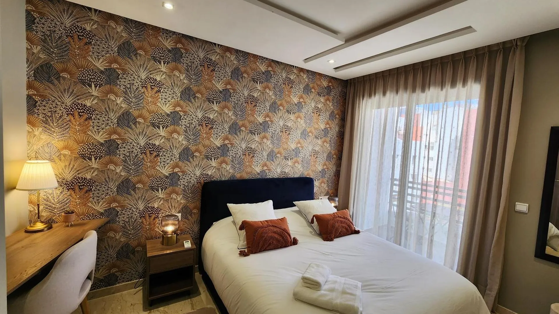 The Twenty-Six Palmier By Ib Signature - Design 1Bedroom Apt With Wifi, Parking, Self Check-In, 24 X7 Security - City View With Terrace - Walk To Cafes! City Centre, Tram Casablanca