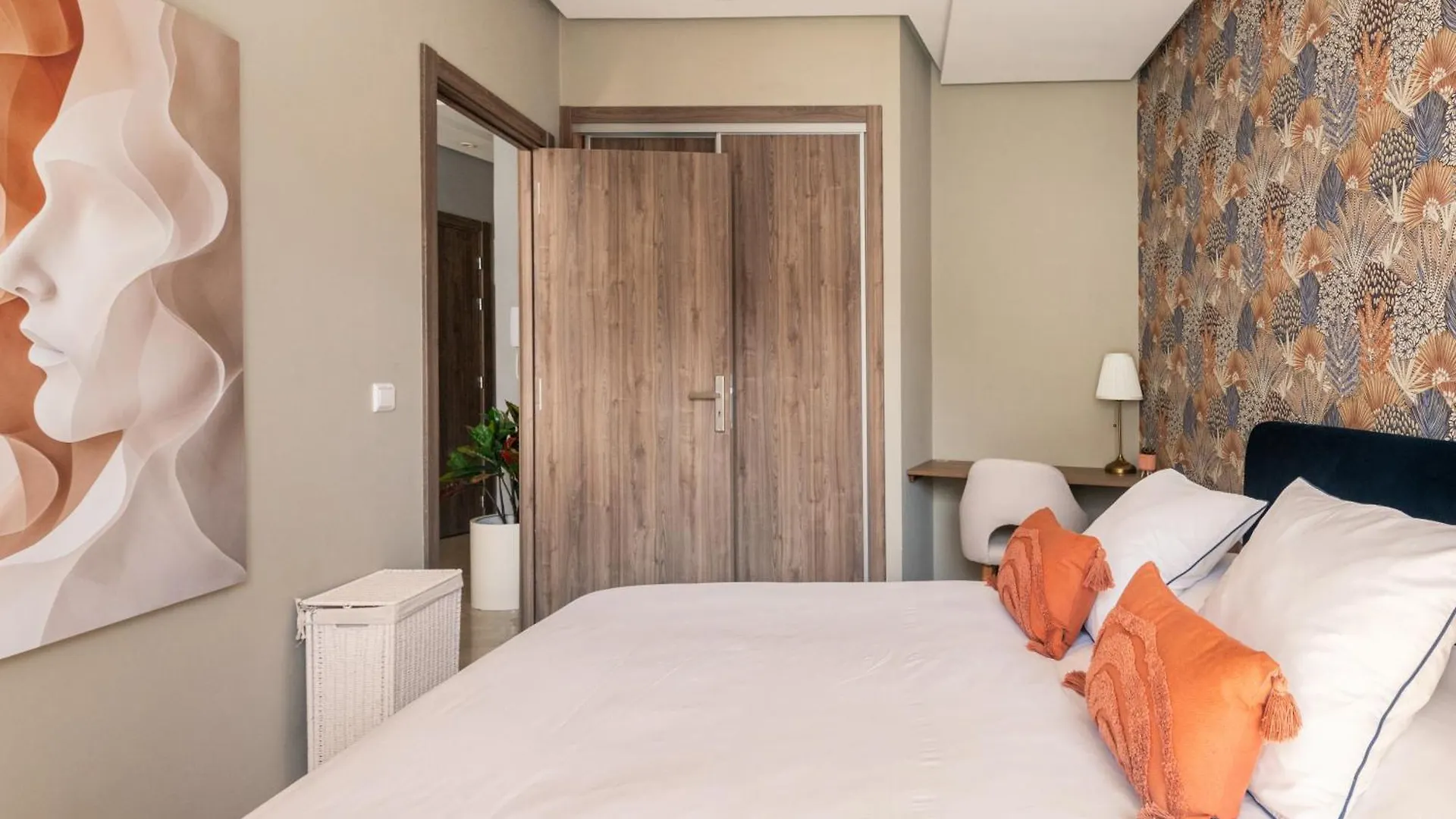 The Twenty-Six Palmier By Ib Signature - Design 1Bedroom Apt With Wifi, Parking, Self Check-In, 24 X7 Security - City View With Terrace - Walk To Cafes! City Centre, Tram Casablanca 0*,