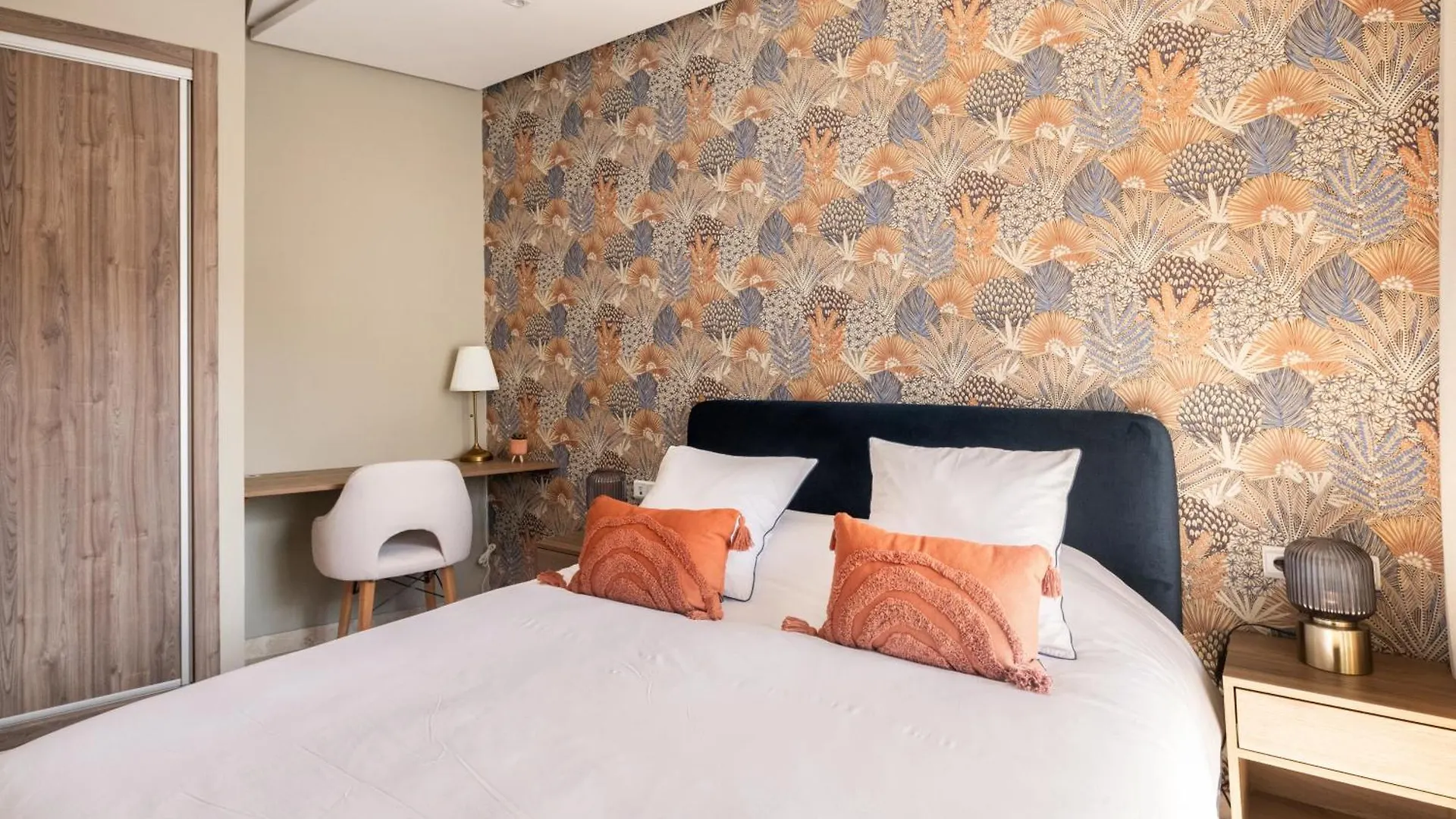 The Twenty-Six Palmier By Ib Signature - Design 1Bedroom Apt With Wifi, Parking, Self Check-In, 24 X7 Security - City View With Terrace - Walk To Cafes! City Centre, Tram Casablanca 0*,  Morocco