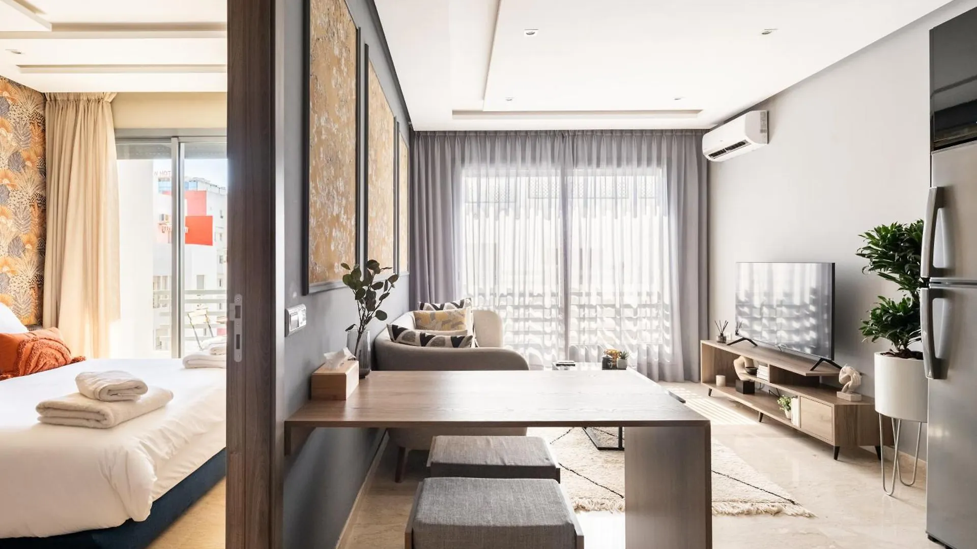 The Twenty-Six Palmier By Ib Signature - Design 1Bedroom Apt With Wifi, Parking, Self Check-In, 24 X7 Security - City View With Terrace - Walk To Cafes! City Centre, Tram Casablanca