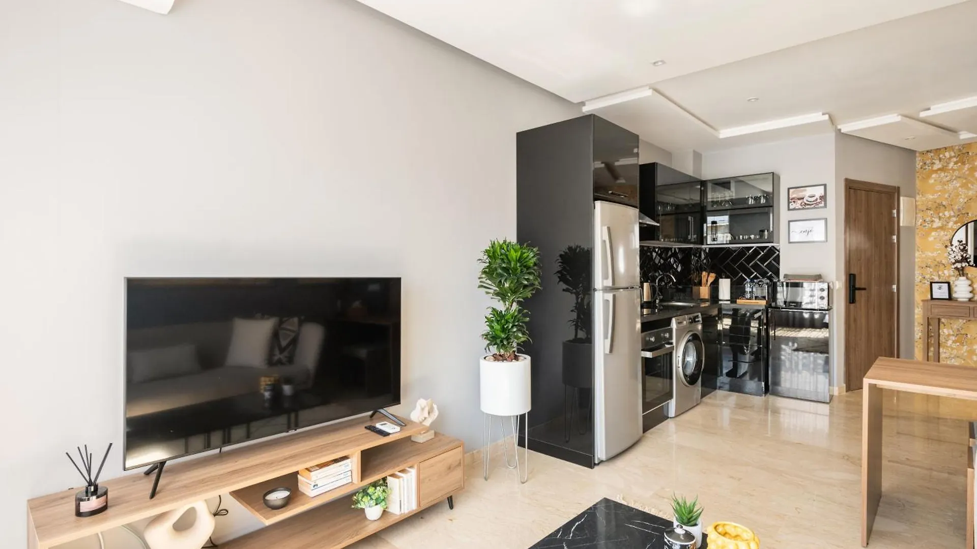 Apartment The Twenty-Six Palmier By Ib Signature - Design 1Bedroom Apt With Wifi, Parking, Self Check-In, 24 X7 Security - City View With Terrace - Walk To Cafes! City Centre, Tram Casablanca