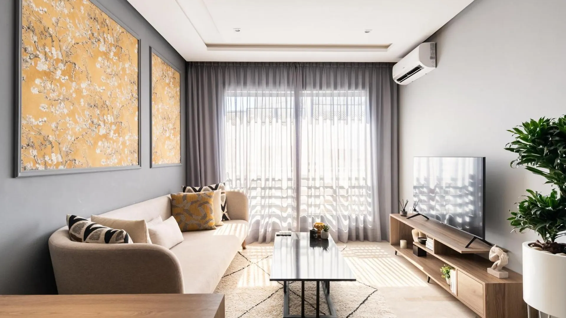 The Twenty-Six Palmier By Ib Signature - Design 1Bedroom Apt With Wifi, Parking, Self Check-In, 24 X7 Security - City View With Terrace - Walk To Cafes! City Centre, Tram Casablanca